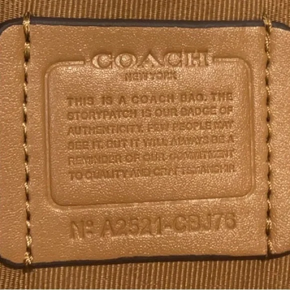 💋Coach X Peanuts Teri Shoulder Bag With Snoopy - Picture 9 of 9